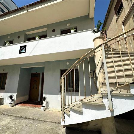 Vlora Villa With Private Parking Exterior photo