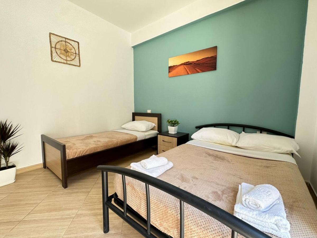 Vlora Villa With Private Parking Exterior photo