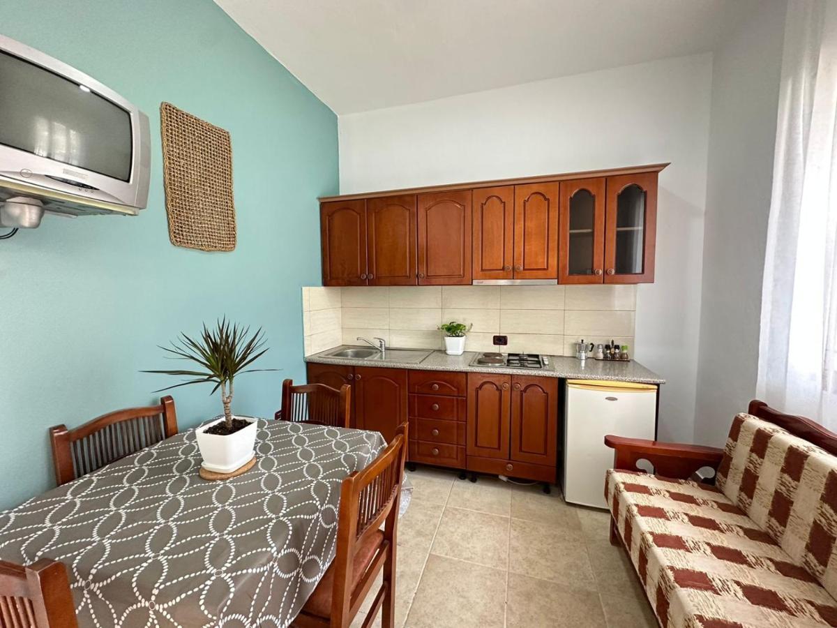 Vlora Villa With Private Parking Exterior photo