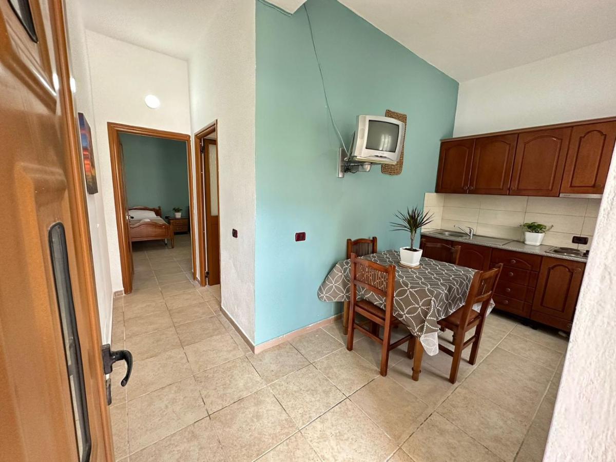 Vlora Villa With Private Parking Exterior photo