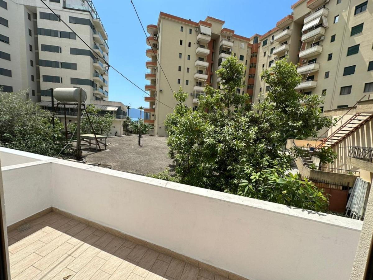 Vlora Villa With Private Parking Exterior photo