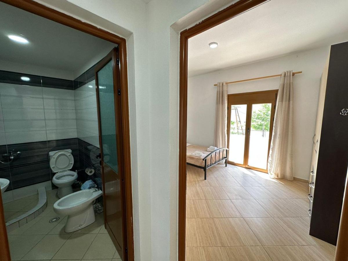 Vlora Villa With Private Parking Exterior photo